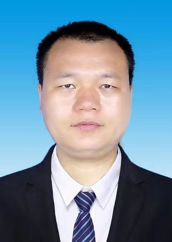黄堂森